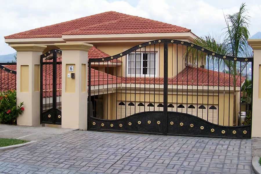 Portones en Hierro forjado para Fincas medellin, cartagena, barranquilla, bucaramanga, cucuta, valledupar, tunja, villavicencio